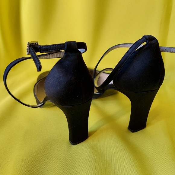 Vintage Leather Black Fabric by INGLEDEWS Spanish Collection Size 7B - Picture 6 of 10